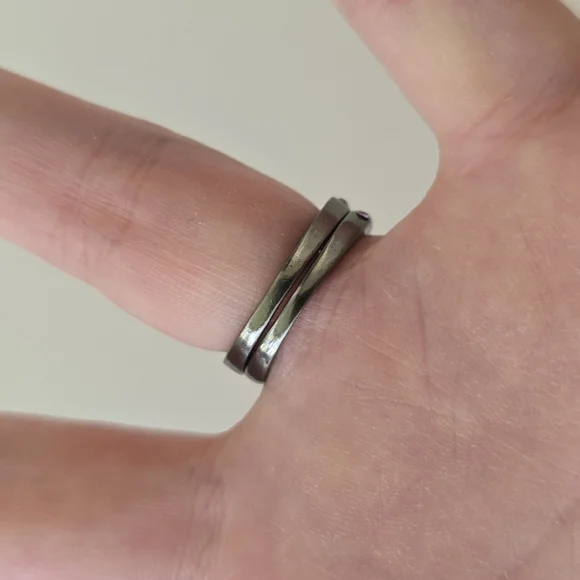 🖤 Black & Violet Ring Stack Set - Picture 7 of 10